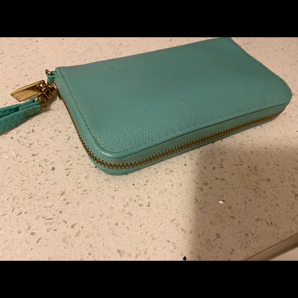 Wristlet wallet clutch